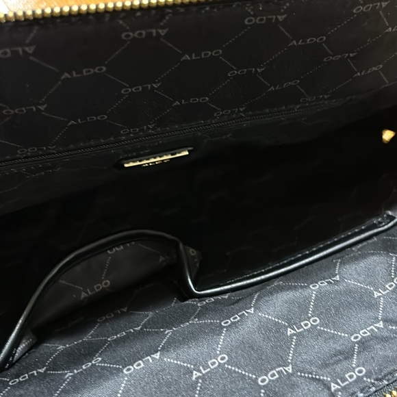 Aldo Faux leather handbag. Shoulder strap missing. Good condition. Black. - Picture 9 of 11